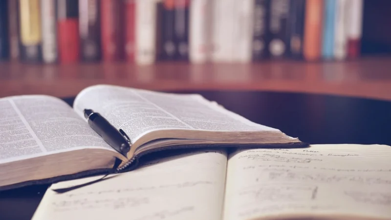 Magia słowa: Wędrówka przez świat literatury
