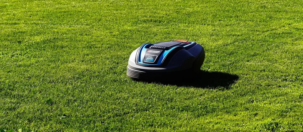 Profesjonalny montaż robotów koszących – zadbaj o swój trawnik